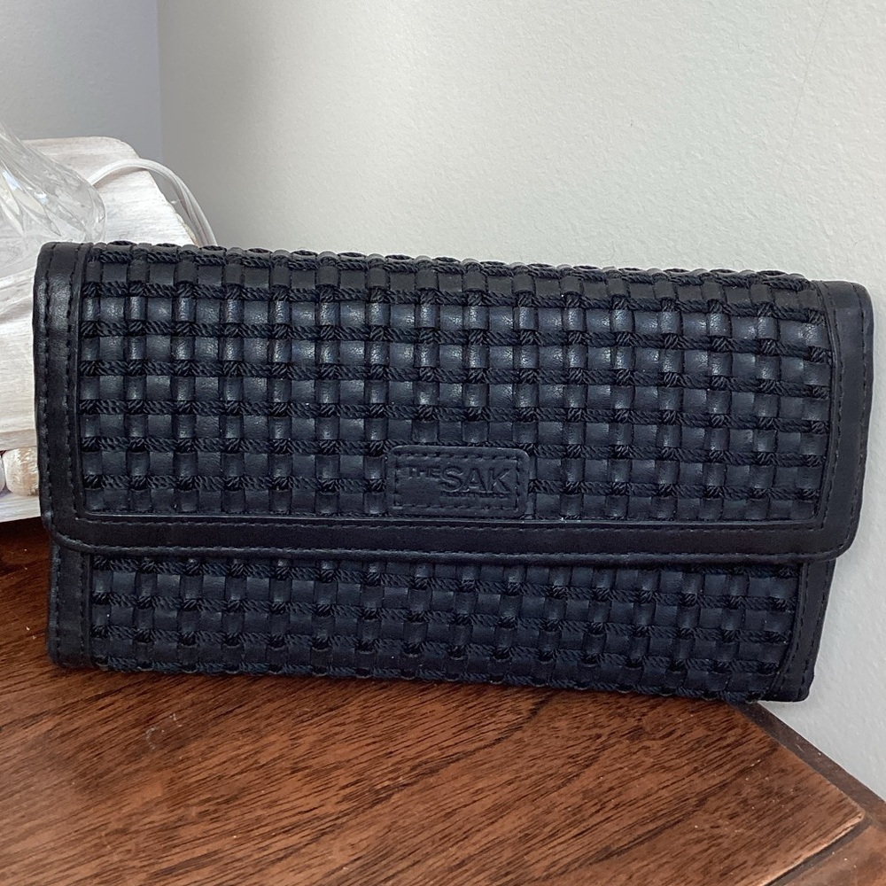 The Sak Black Woven wallet - Picture 2 of 16